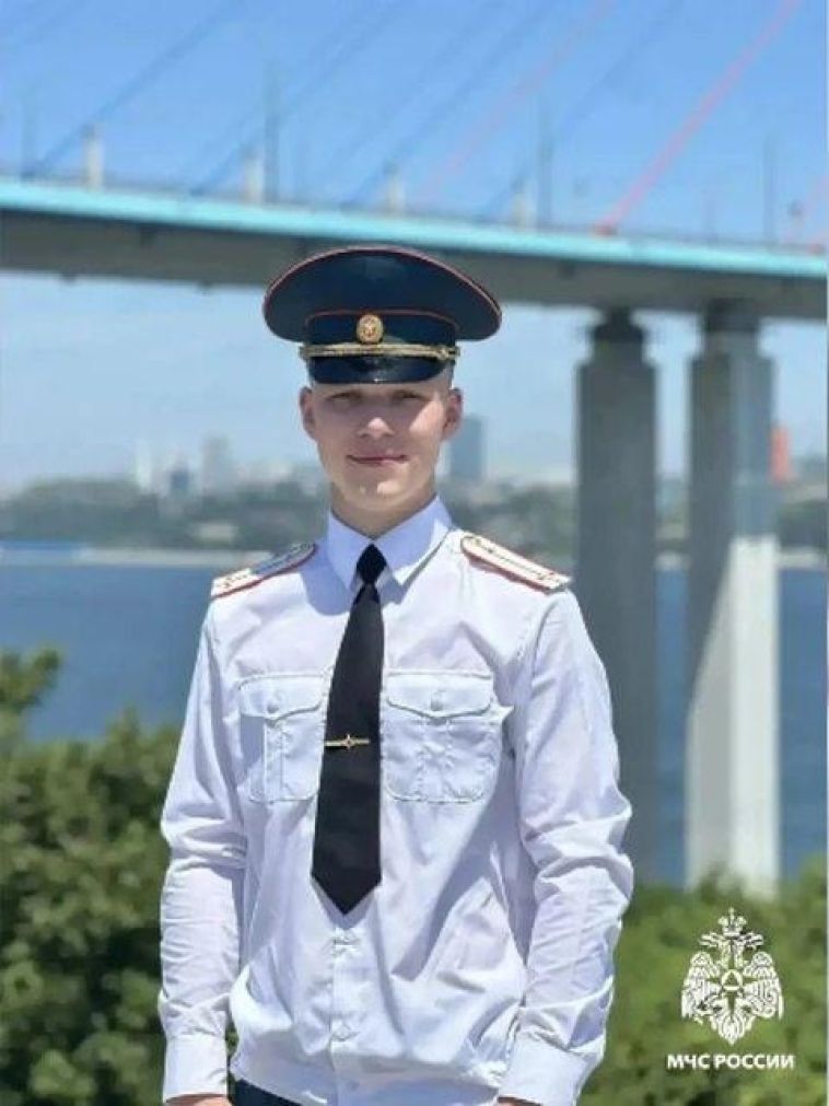 Потерянный тапочек чуть не унёс две жизни: спасатель МЧС уберёг супругов от страшной гибели