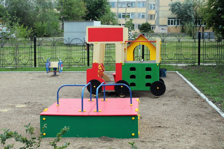 Куда обращаться по поводу установки и ремонта детской площадки - Новости  Магнитогорска - Магсити74
