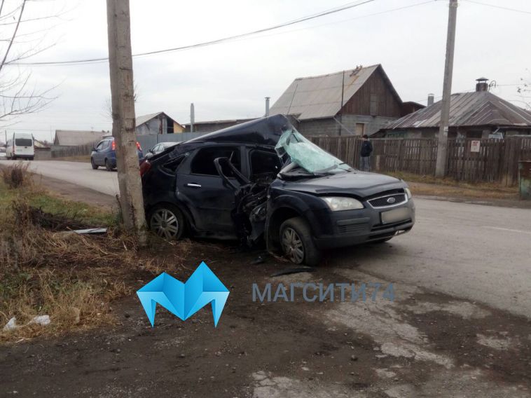пьяная малолетка ДТП в Воронежской области: 18-летняя пьяная девушка без прав врезалась в  забор