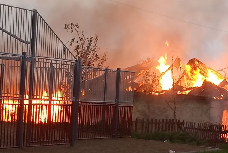 В Магнитогорске сгорел частный дом