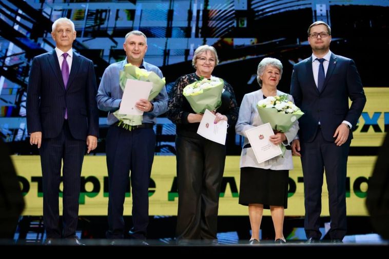 Глава Магнитогорска Сергей Бердников поздравил коллектив компании «СИТНО» с днём основания предприятия и профессиональным праздником