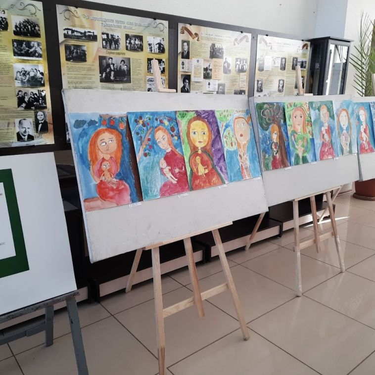 В магнитогорской Детской школе искусств №1 открылась выставка детских рисунков «Знакомимся с шедеврами»