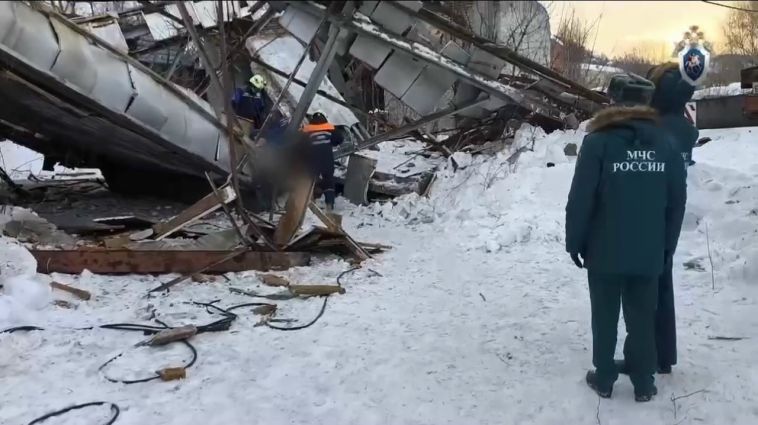 В Златоусте следователи регионального СКР устанавливают обстоятельства гибели рабочего на территории бывшего завода