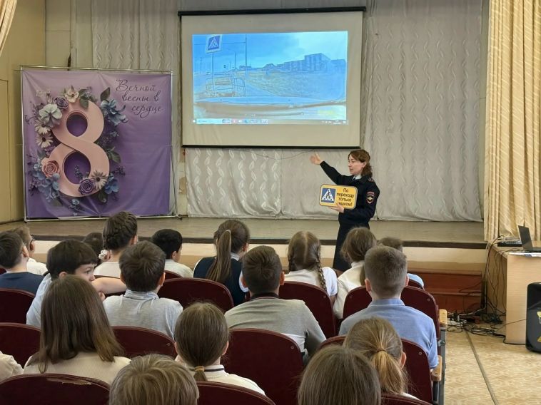 Сотрудники группы пропаганды безопасности дорожного движения отдела Госавтоинспекции провели серию профилактических встреч с обучающимися