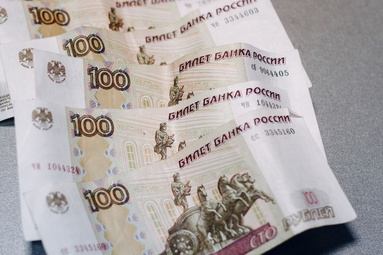 Более 400 самозанятых граждан подали заявление в Отделение СФР по Челябинской области для получения выплат по больничному
