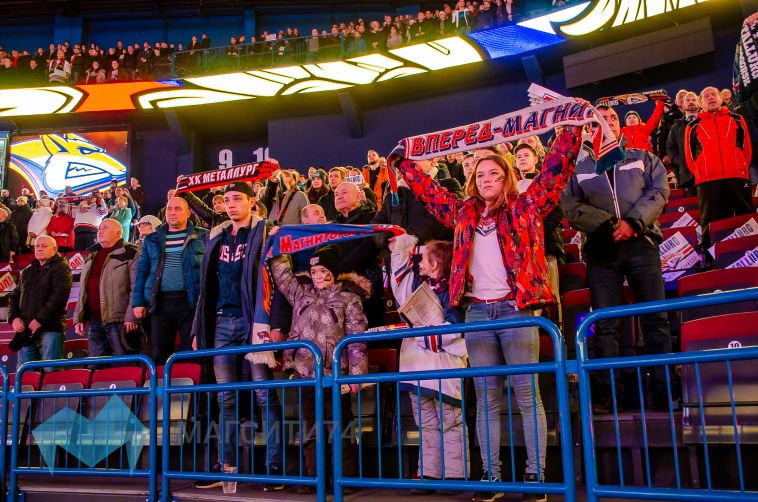 День металлурга