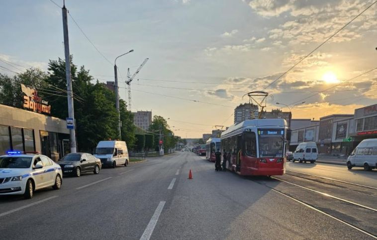 В Магнитогорске осудили водителя, сбившего пешехода у трамвая