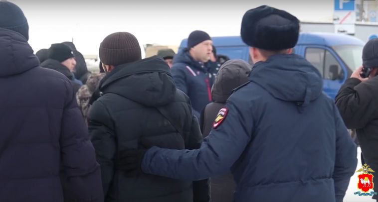 Южноуральские полицейские задержали мигранта, незаконно прибывшего в Россию