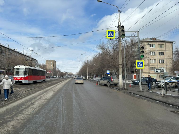 В Магнитогорске водитель сбил двух женщин-пешеходов