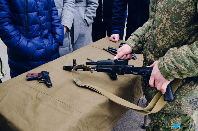 В Иркутской области мужчина открыл стрельбу в военкомате